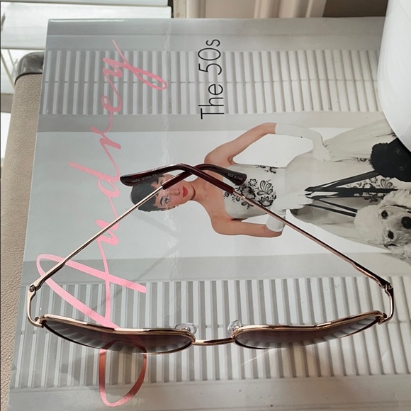 Heart shaped aviator sunglasses - Picture 3 of 3